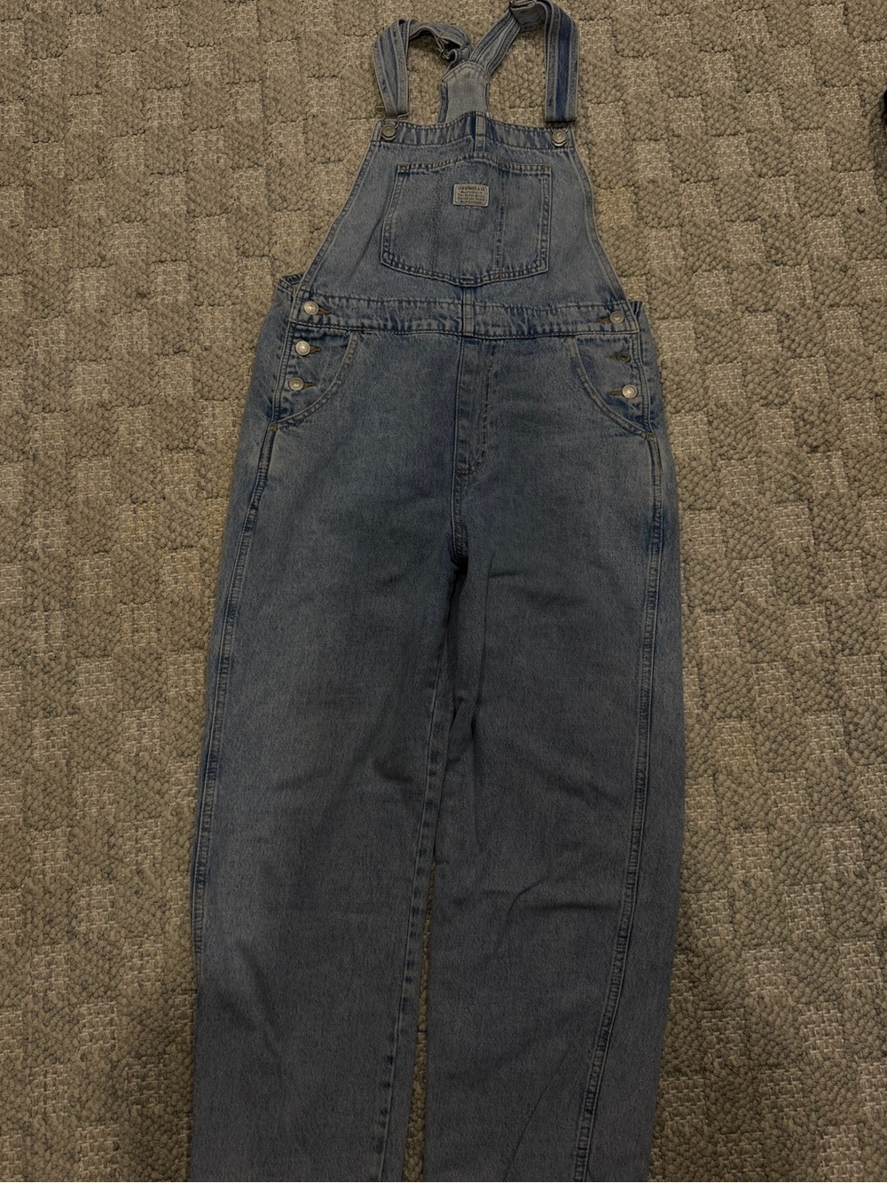 Women’s Levi’s overalls light wash size medium